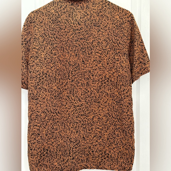 H&M Feather Print-Short Sleeve Button Down, Small - Picture 4 of 4